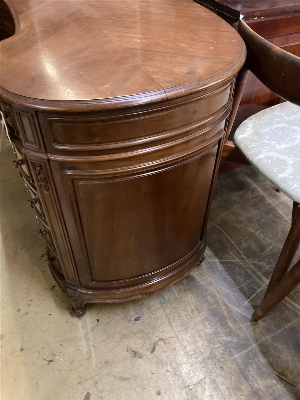 A French walnut kneehole dressing table, width 130cm, depth 58cm, height 78cm